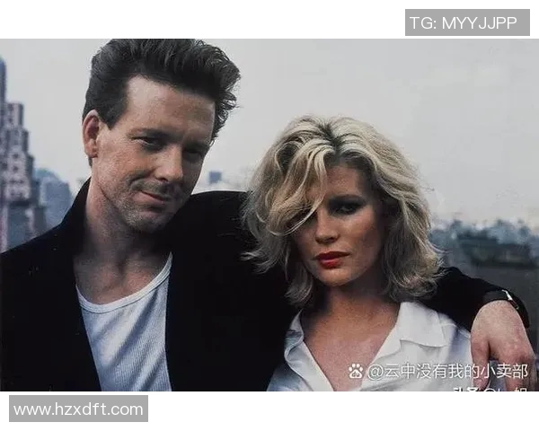 足球明星与女裁判的浪漫邂逅背后隐藏的故事与情感纠葛 足球明星与女裁判的浪漫邂逅背后隐藏的故事与情感纠葛