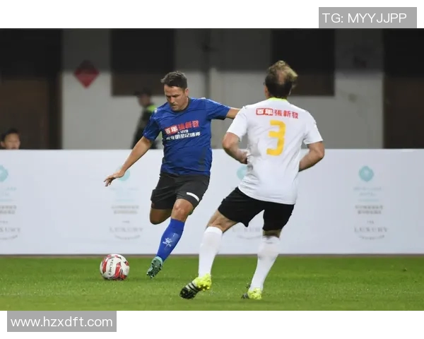 足球明星们的尬舞大赛引发热潮球场之外的精彩瞬间尽显风采 足球明星们的尬舞大赛引发热潮球场之外的精彩瞬间尽显风采